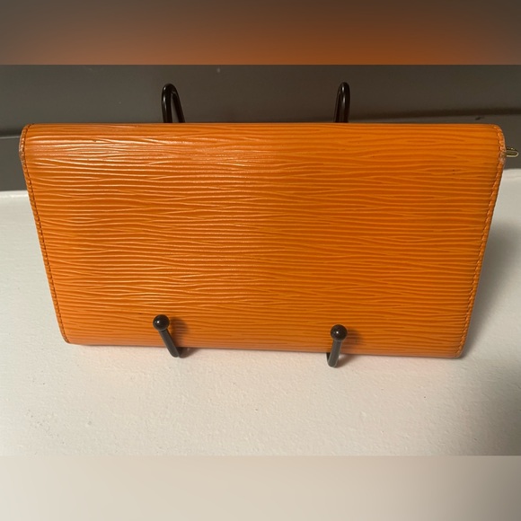 LV EPI WALLET ORANGE - Picture 4 of 7